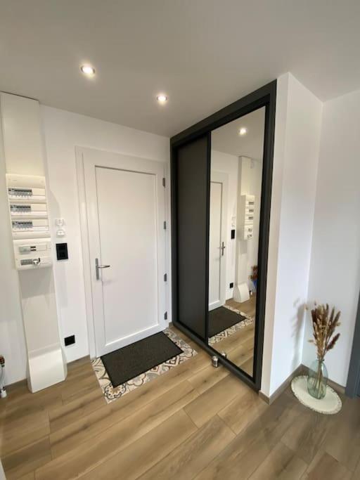 Appartement Climatise Charmes  Esterno foto